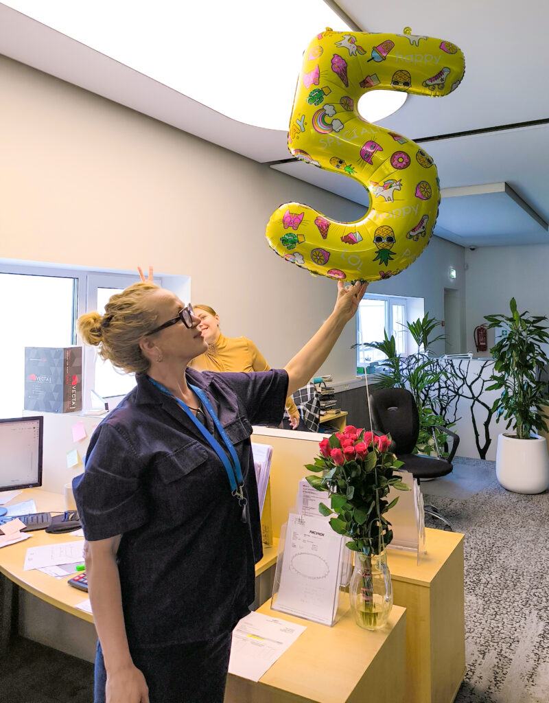 Best wishes to Yuliya Last on your 5th anniversary with us!